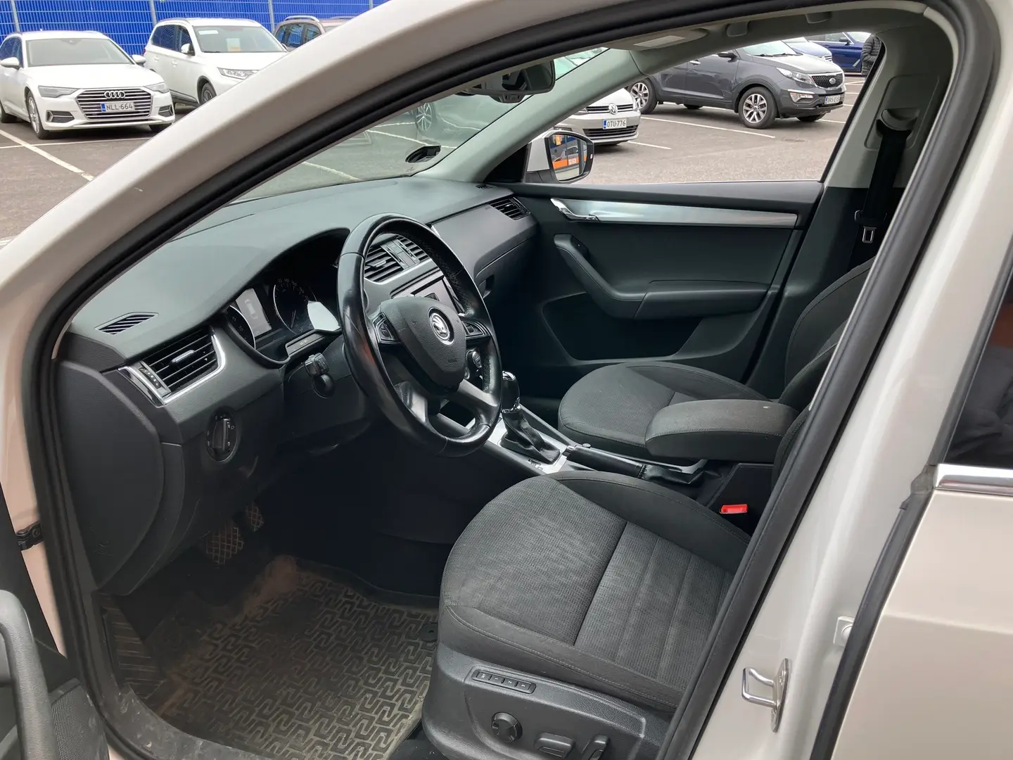Car Image - 6uP9j8PVpmDpYNYIxBjsod