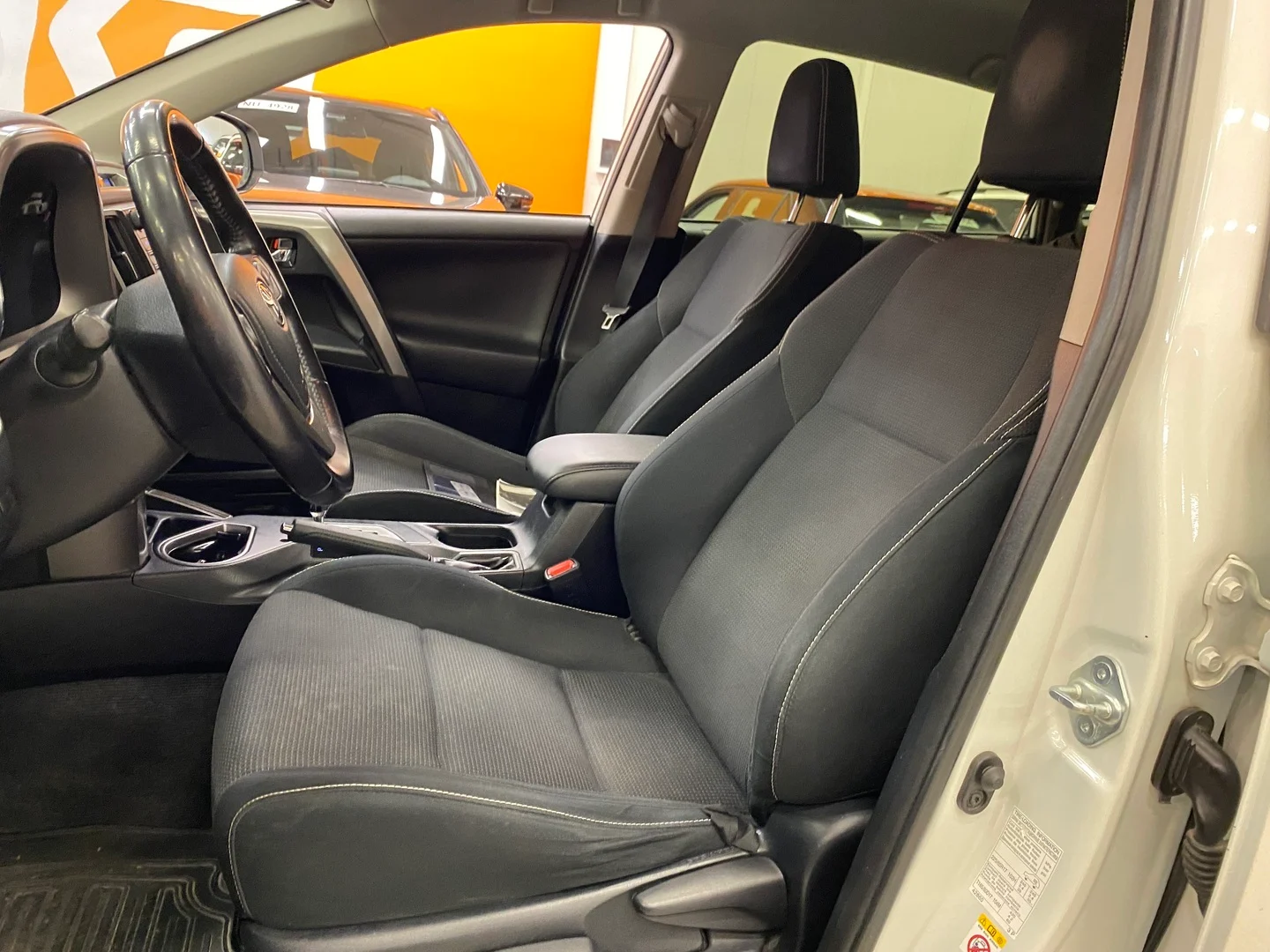 Car Image - 2hlVrqrNMr1F7izr38PekU