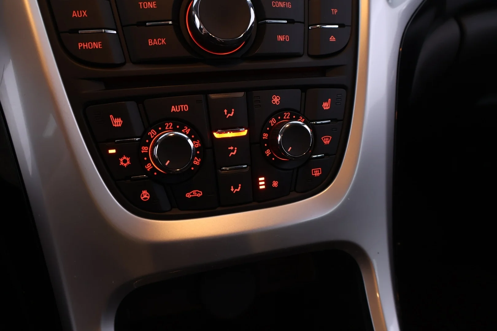 Car Image - 3BvC6M3JVj7XEJ95hCof7Z