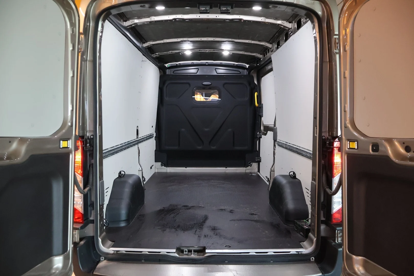 Car Image - 4stfFkjWeT62FWyeHgdrXK