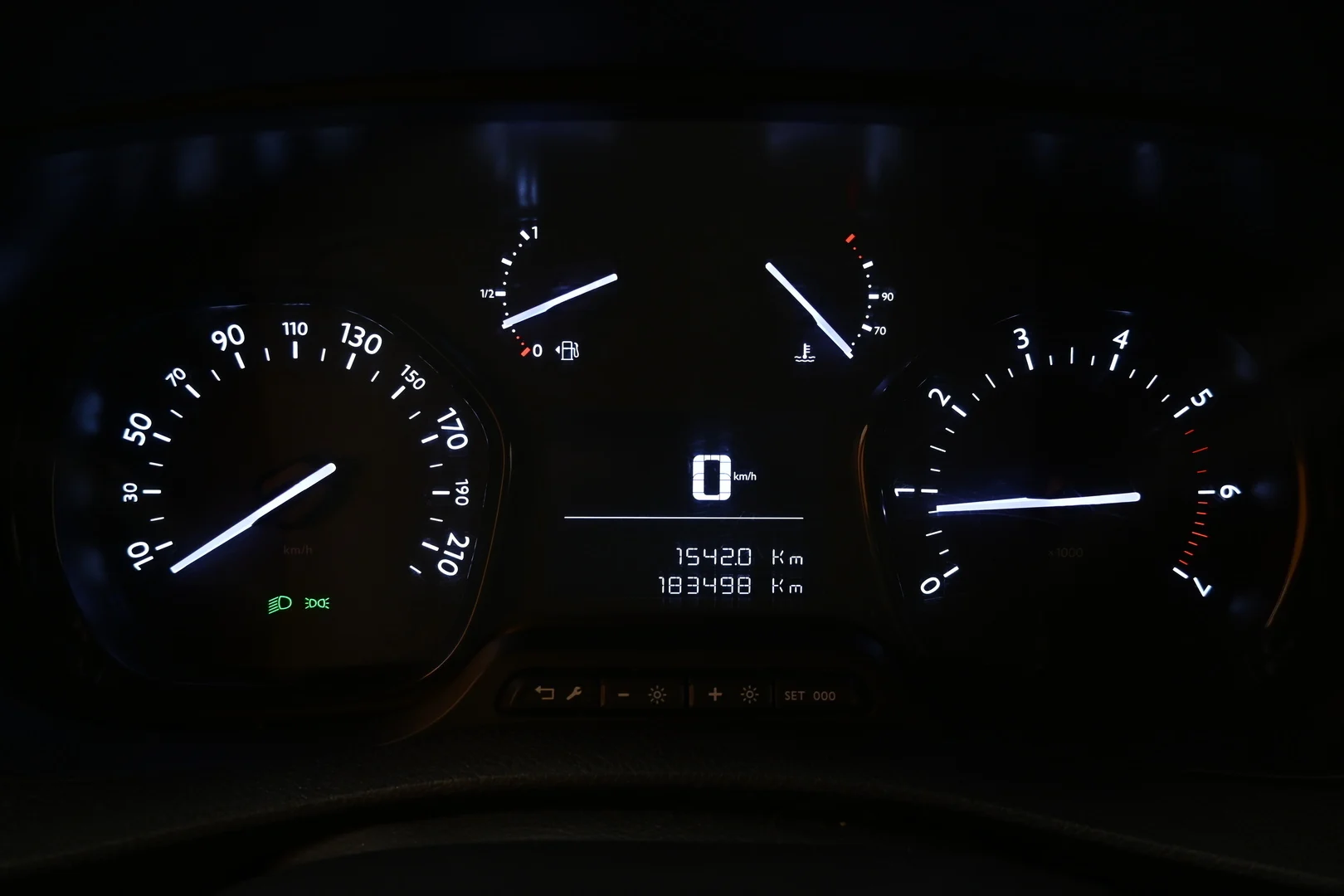 Car Image - 54n1CMzTYO4I27EGh4IoEI