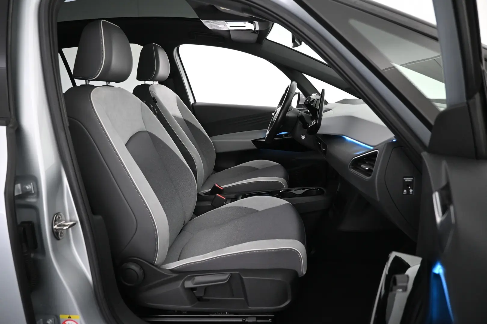 Car Image - tUgW9ZIRtO6qTRxXv880J