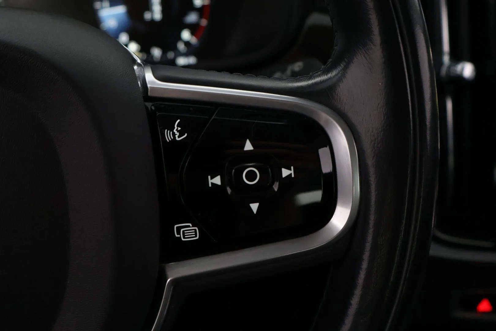 Car Image - 2i06vuxnwWM18zt0dfOza7