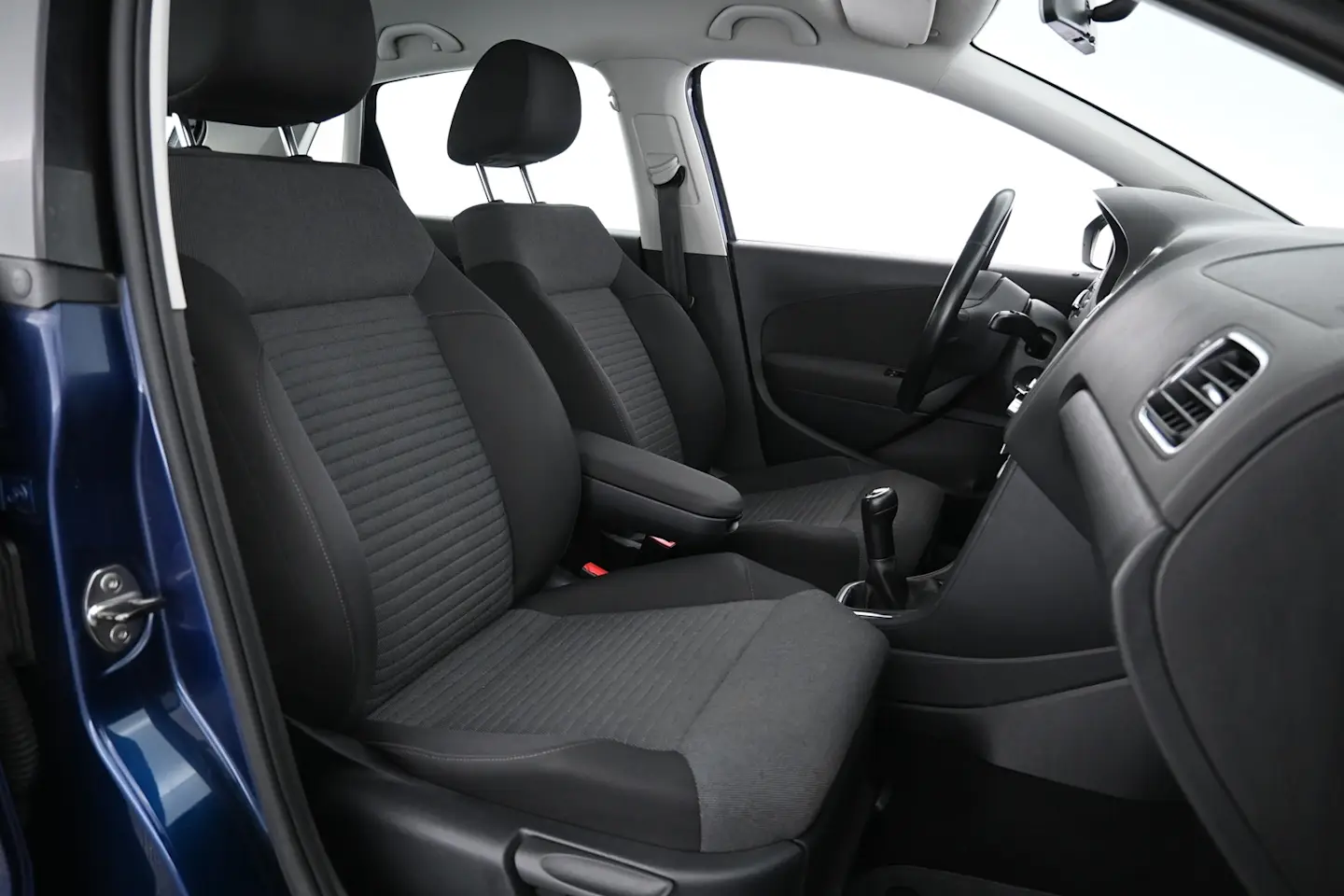 Car Image - s8QPh5m8pkCmLpuR5OpRp