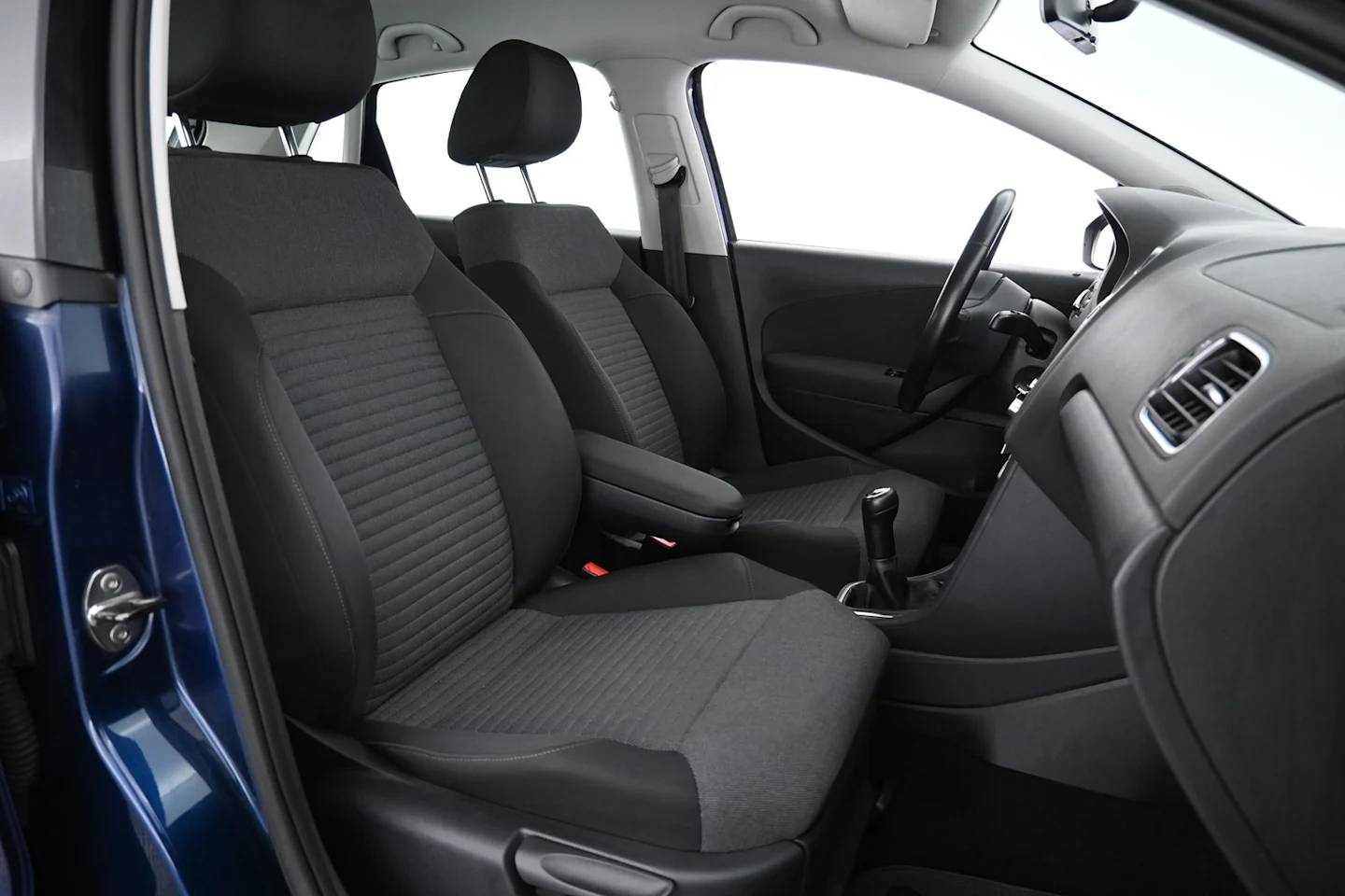 Car Image - s8QPh5m8pkCmLpuR5OpRp