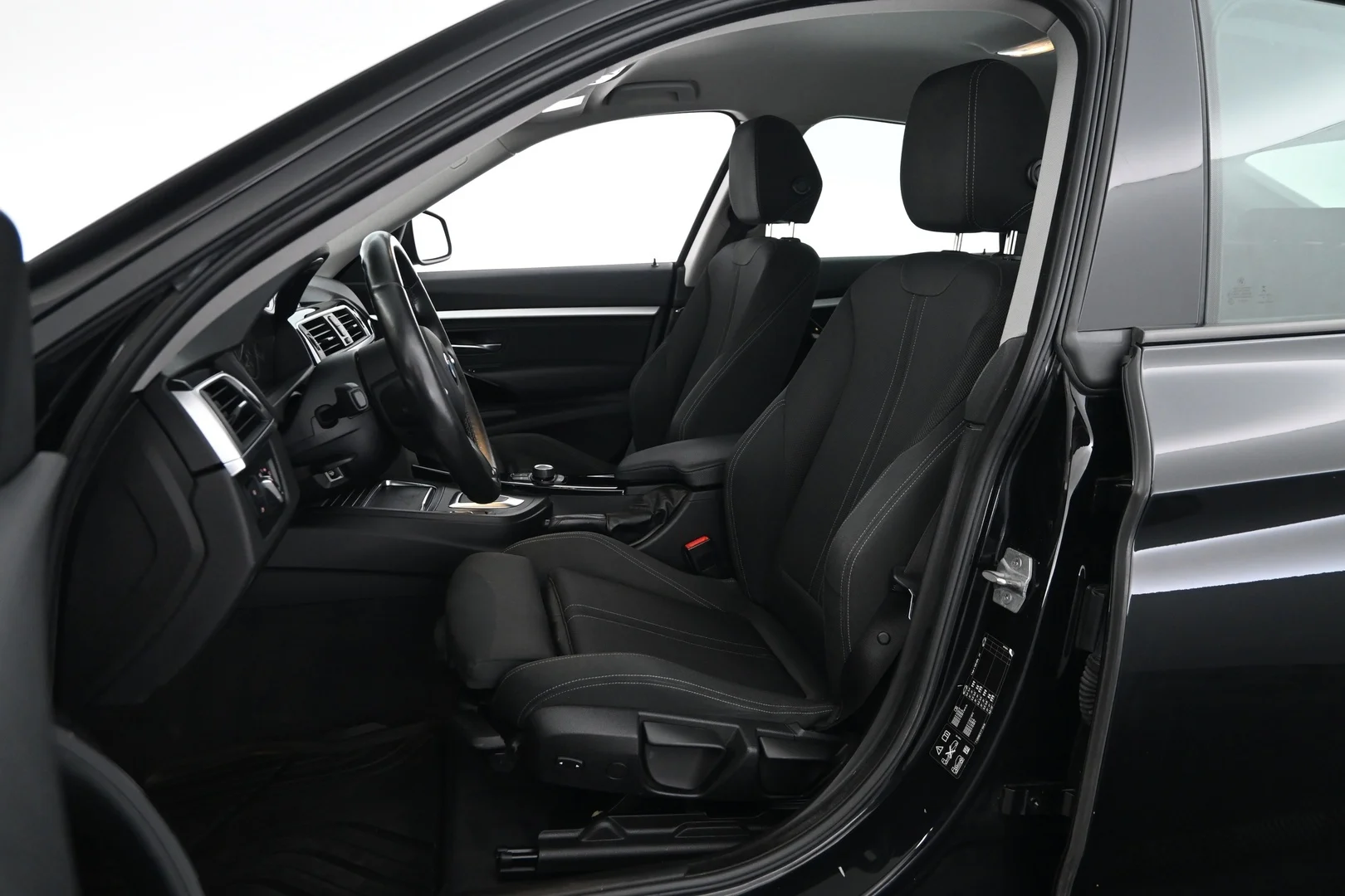 Car Image - Tct6X00Q51JEwYdsOYIPV