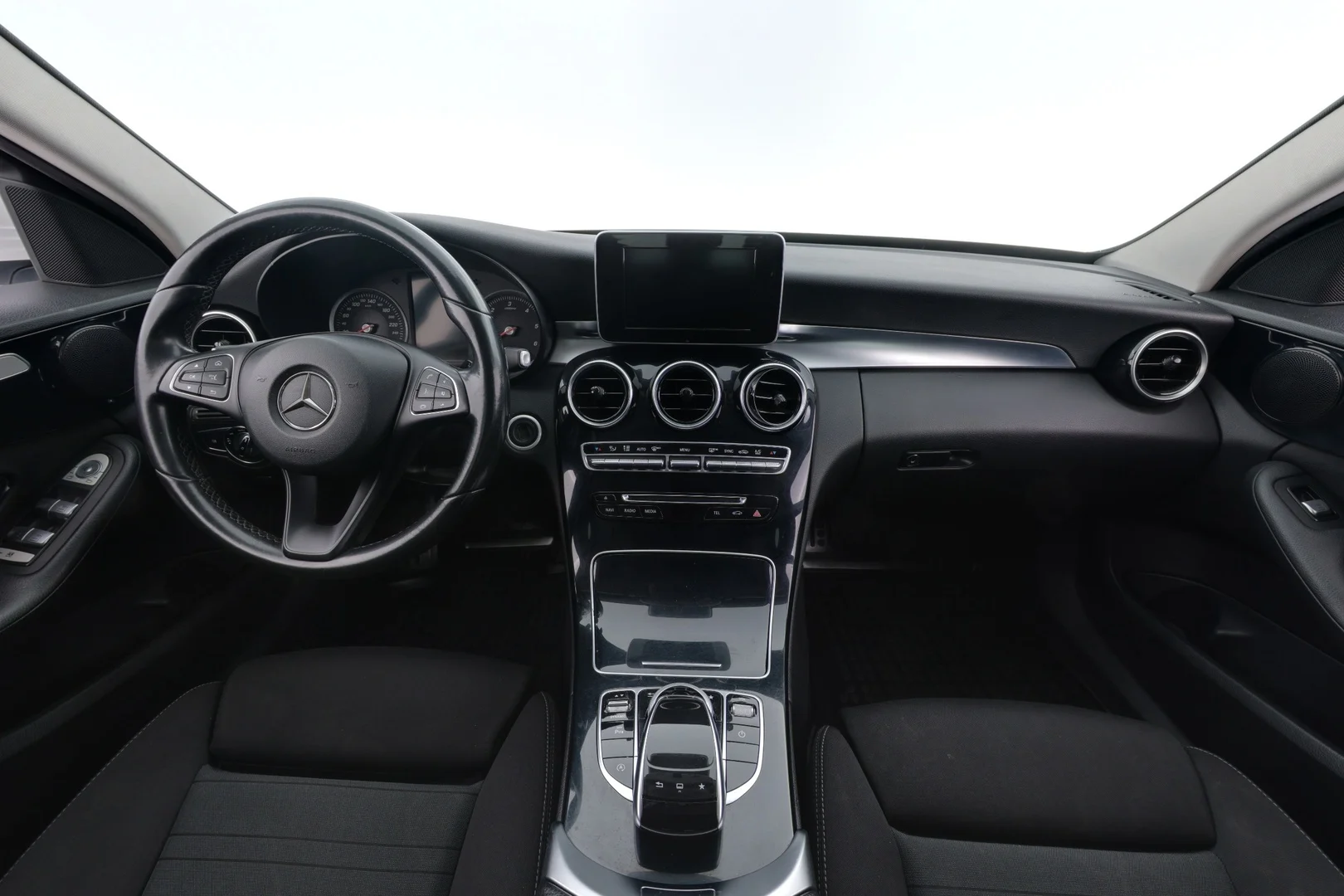 Car Image - 618XF3z8uGljtJzL2kNArI