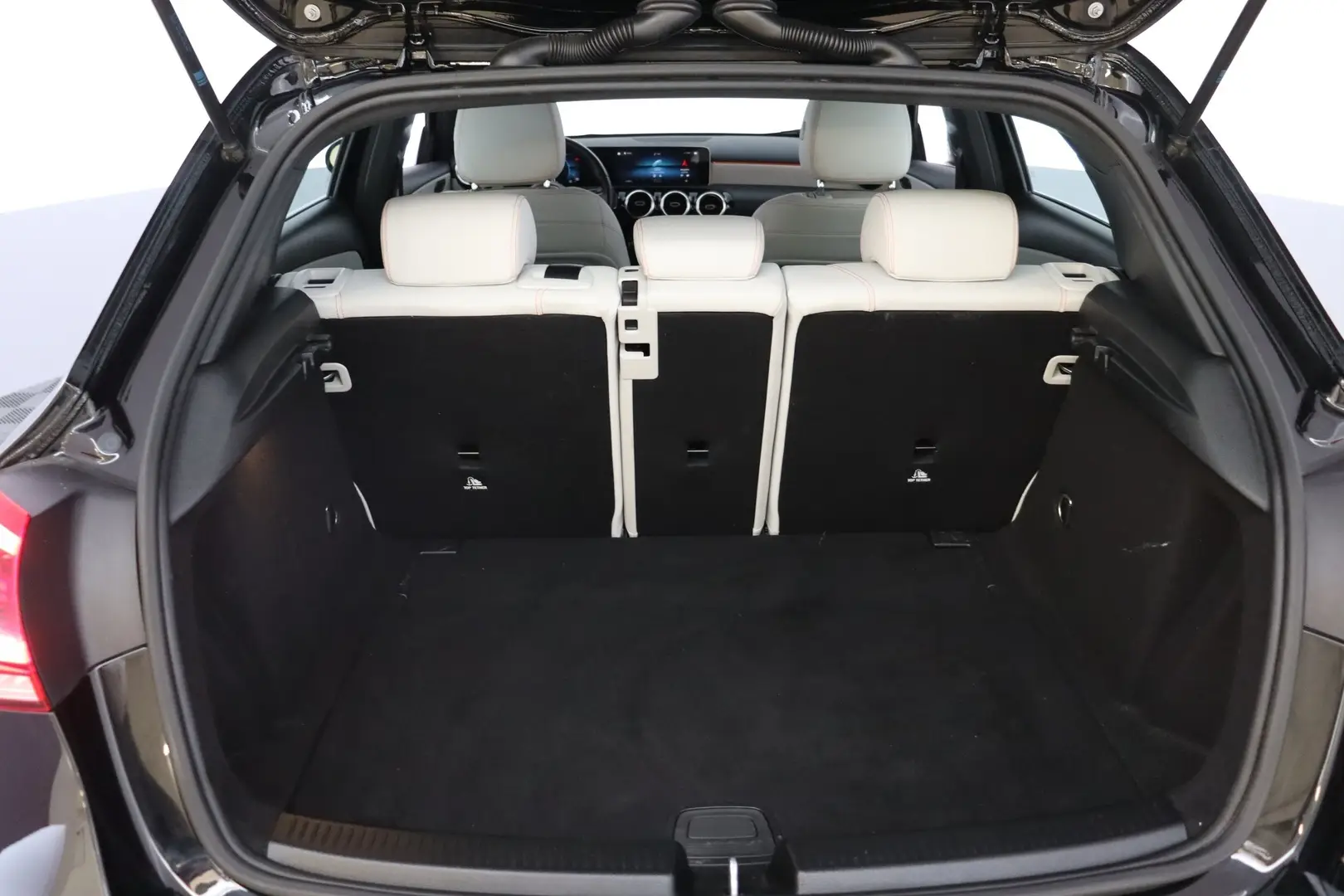 Car Image - 25bDwhlmVnhVu0WKUe7xkP