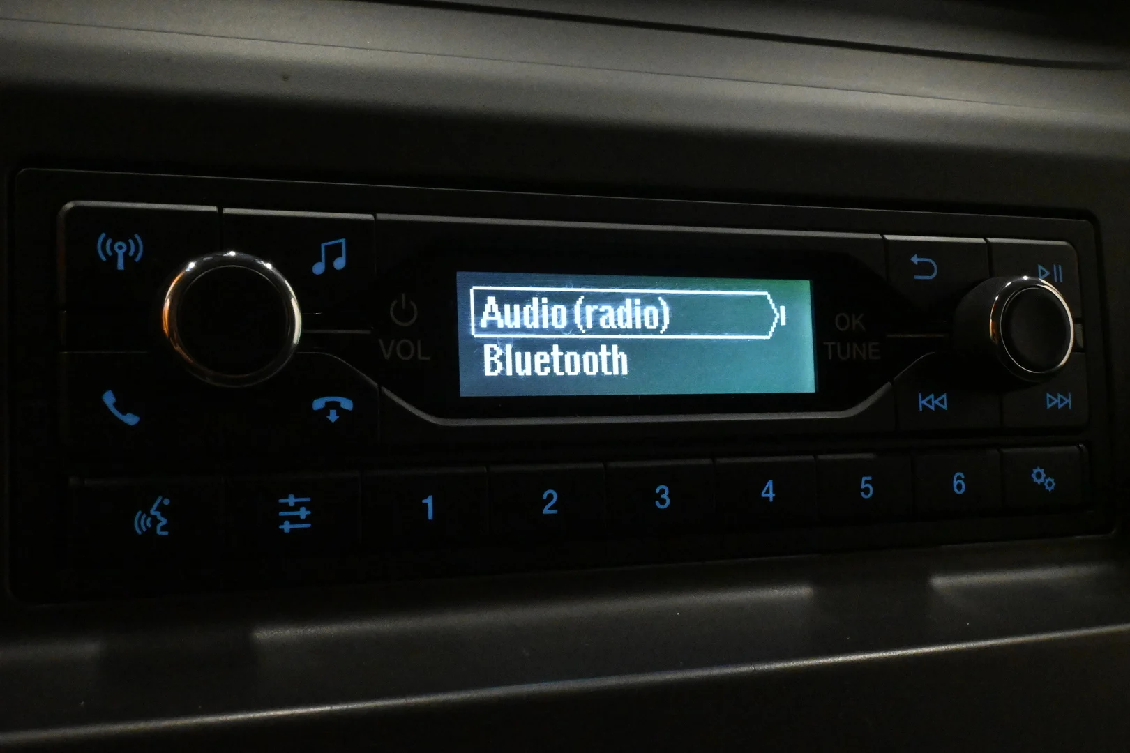 Car Image - 5CKS3IR9E4YJAJBNsEdgY3