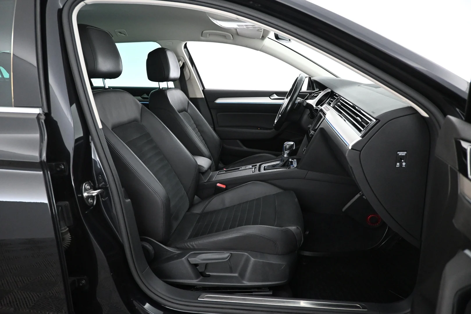 Car Image - elLwDNQamEGFWseukfODH