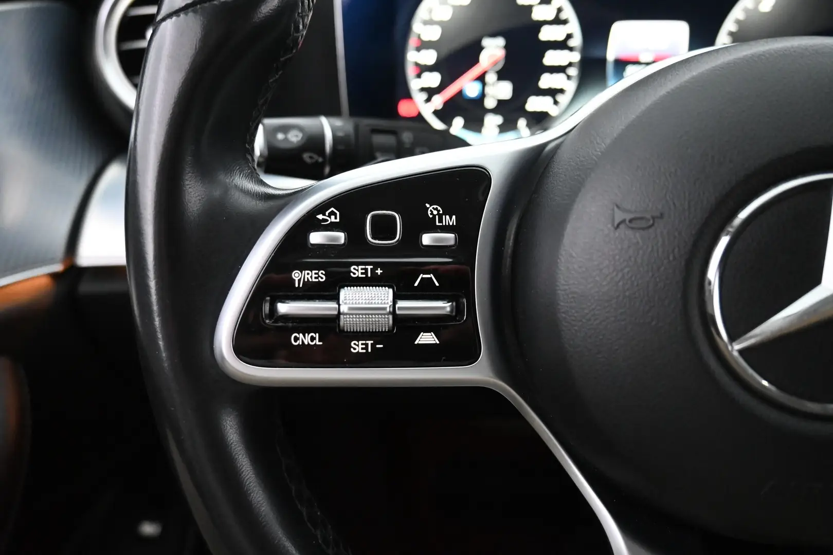 Car Image - 21YgWEP1tylFiEpQBIB64w