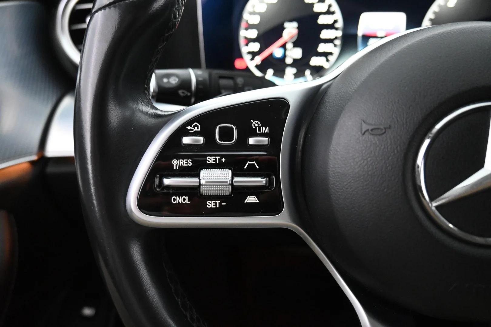 Car Image - 21YgWEP1tylFiEpQBIB64w