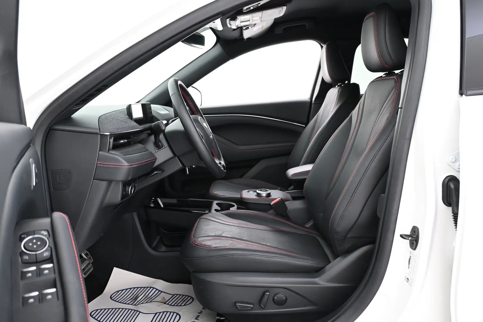 Car Image - 4M9xadPnfAUo7ejyAD1gT3