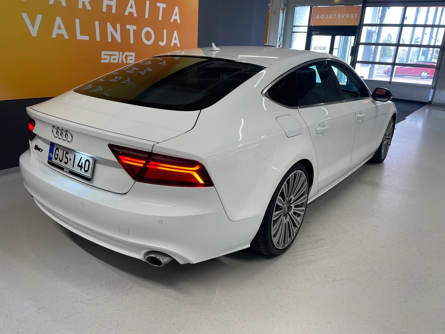 Car Image - 6JI6Ua9BB20aoM6xz8ZYy3
