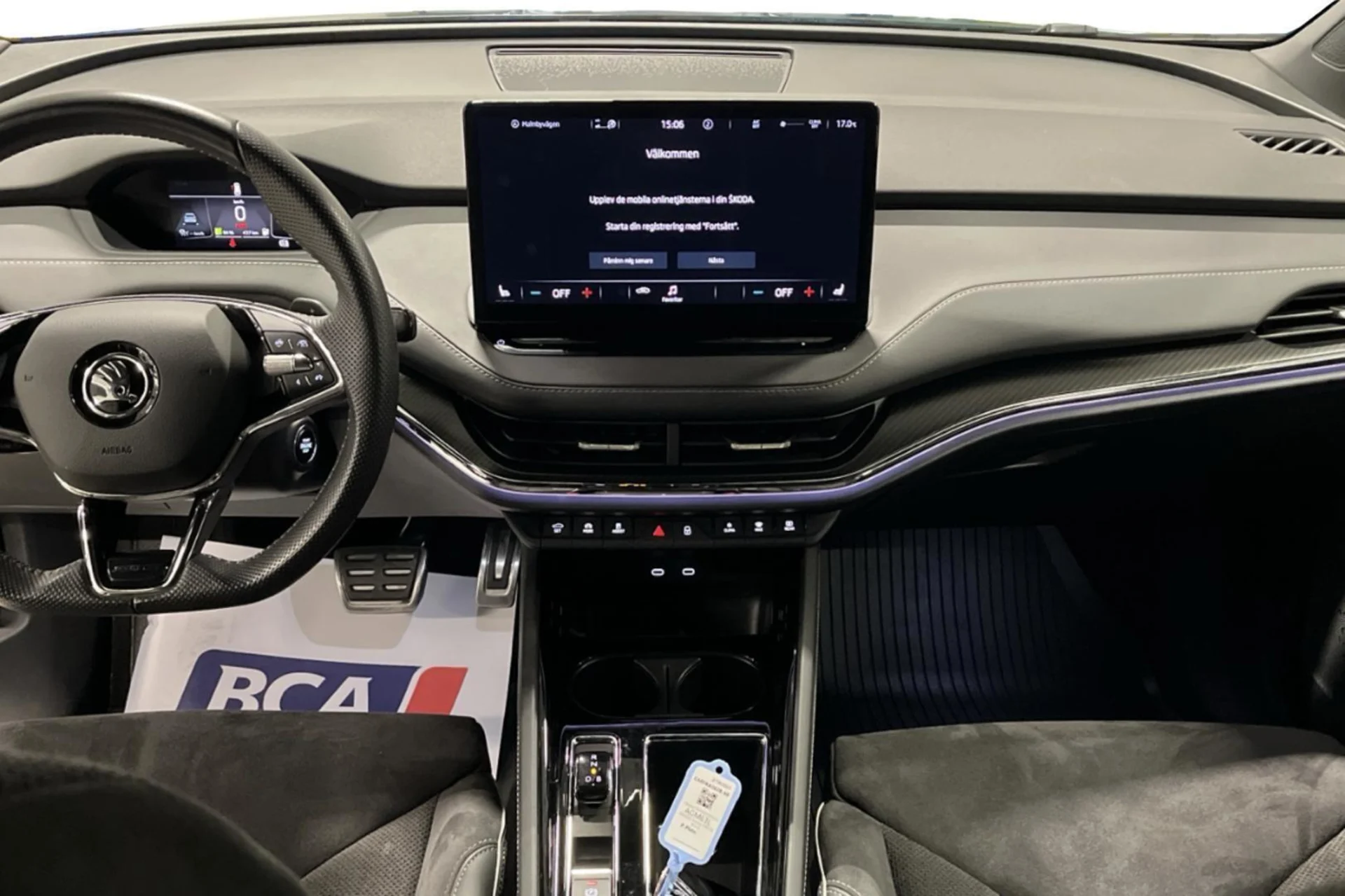 Car Image - RhSDozG6KC7AQYLxZsHZt