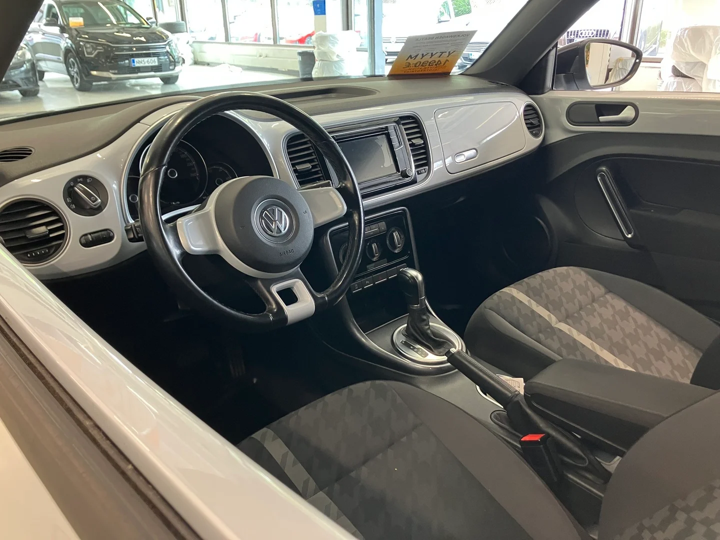 Car Image - GUV4BHeXmUQW1SlpFHiLj