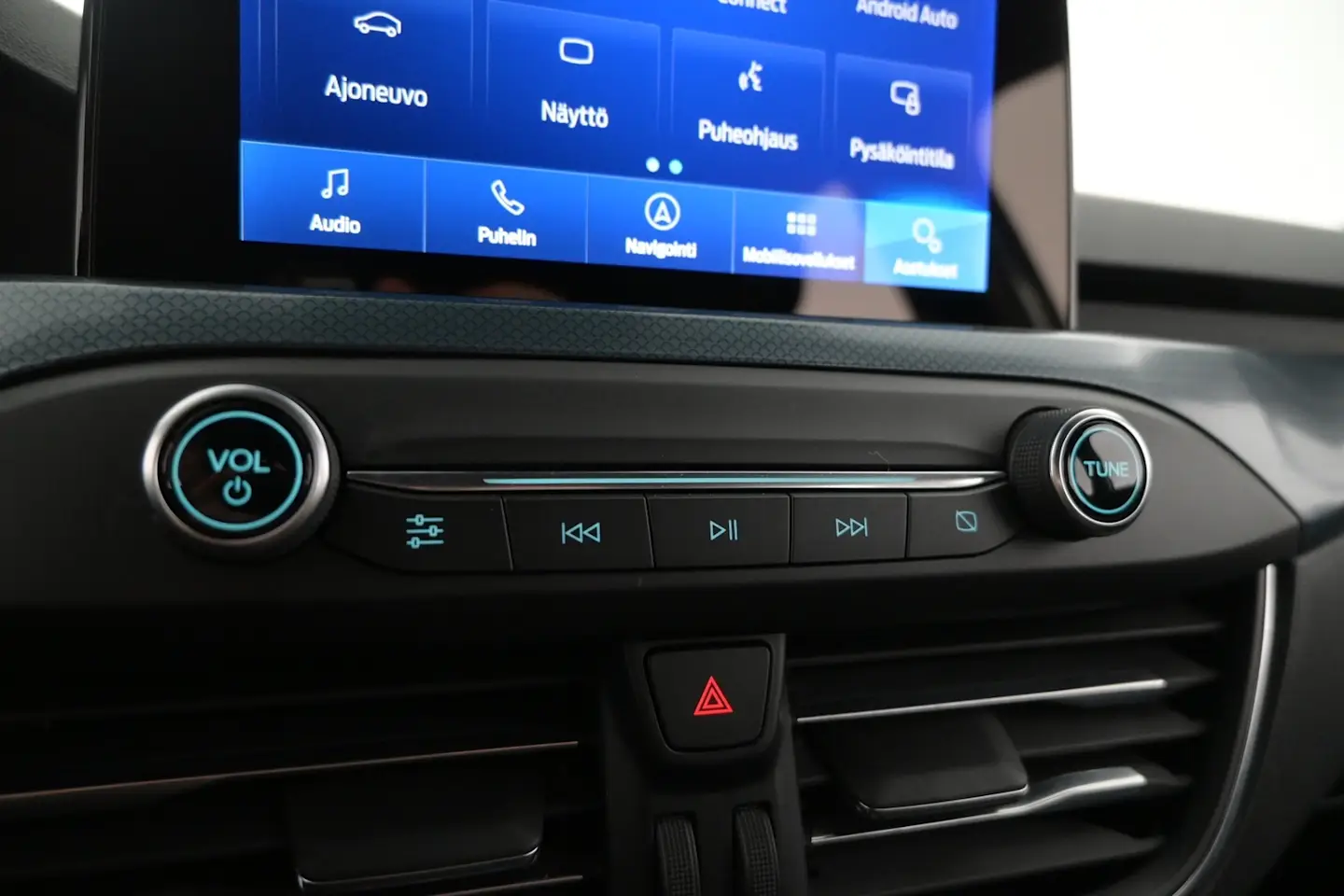 Car Image - 2CvCS2wbScC4PDi1JVhzZT