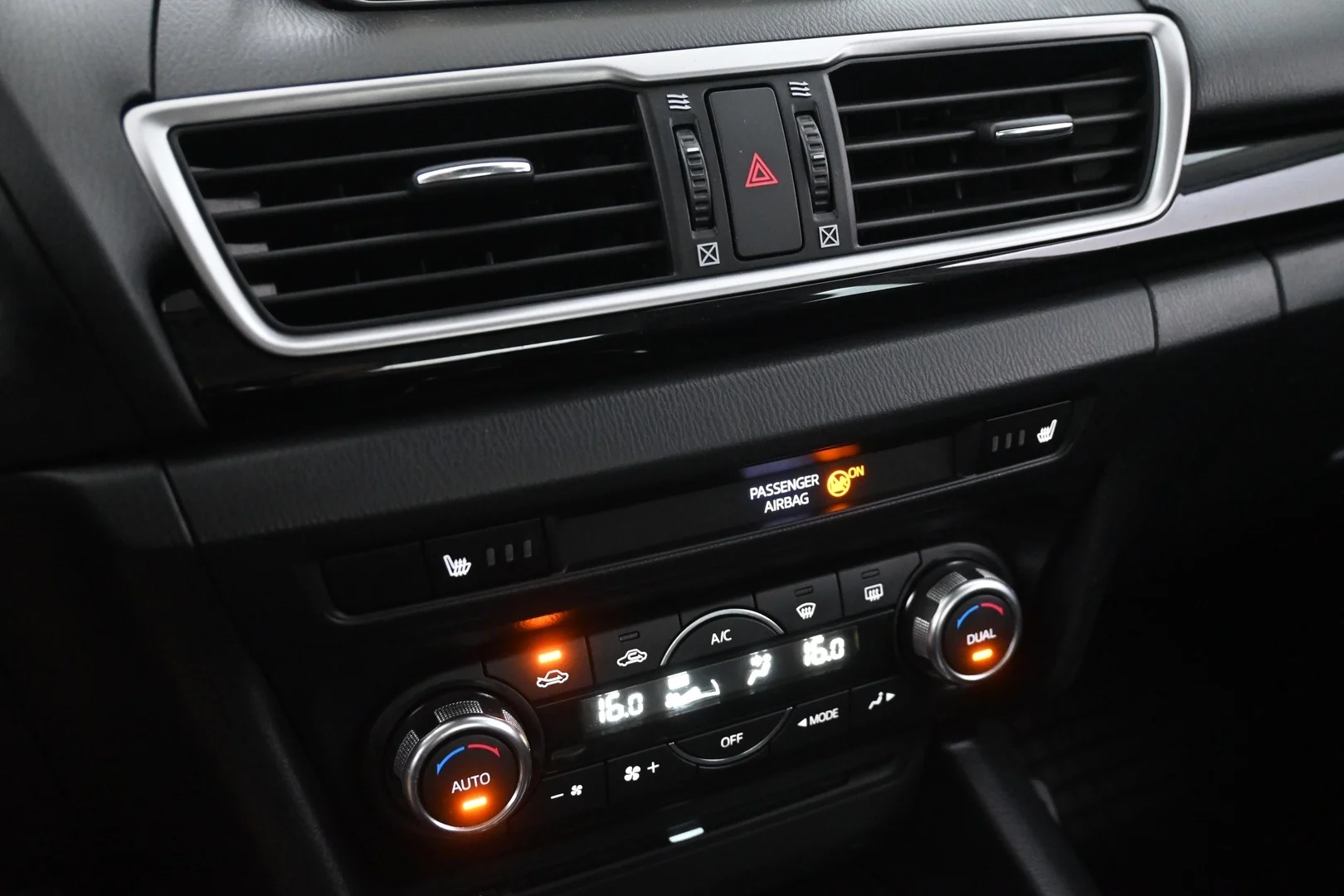 Car Image - 5XZ61VzRzzrrAW4xg8Z0GN