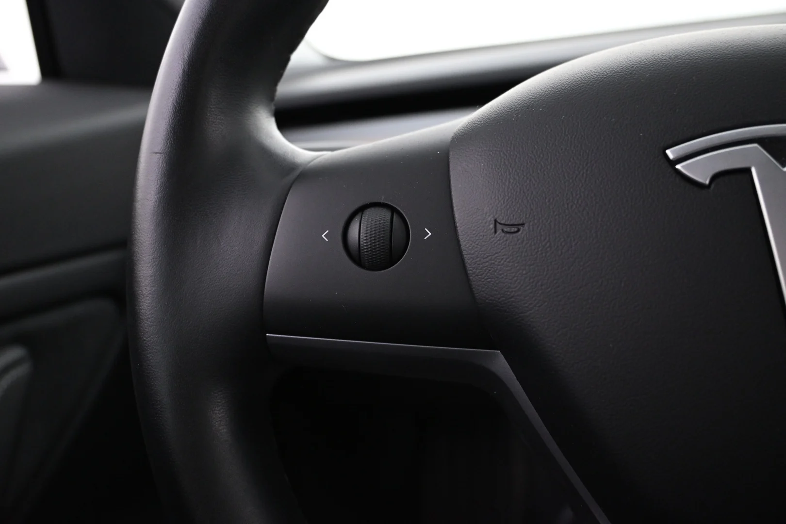 Car Image - 73254SDl412vHBpMD0e6ZL