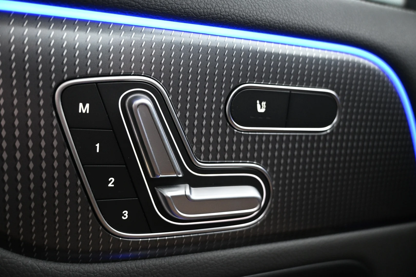 Car Image - lVpRe0EQBL4uwnjlpoZ9y