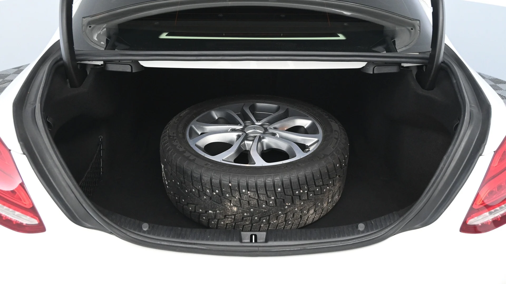 Car Image - 29gxRPuUmjo5uTQ8AV6WNf