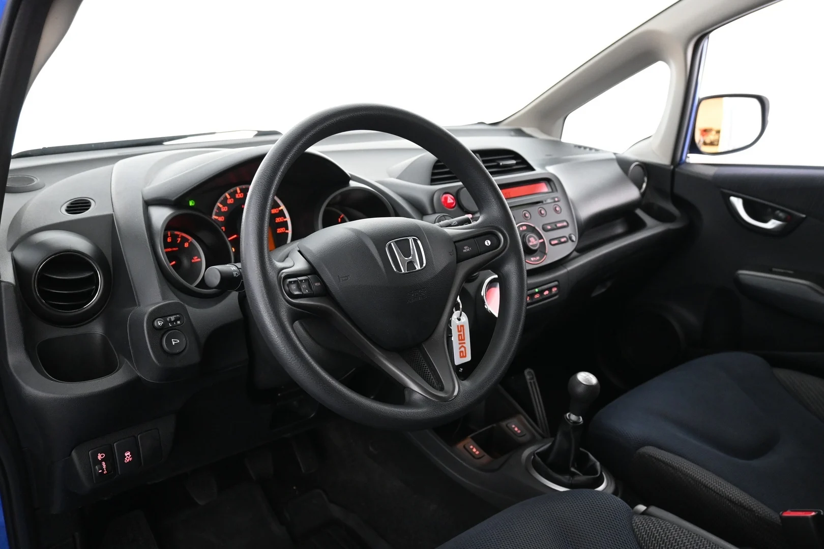 Car Image - gPUiYRVuDjMh27X383HN8