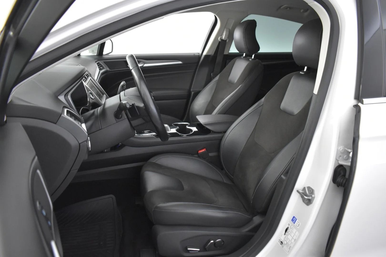 Car Image - 413hupt0Qw0fKPNnV0M1ao