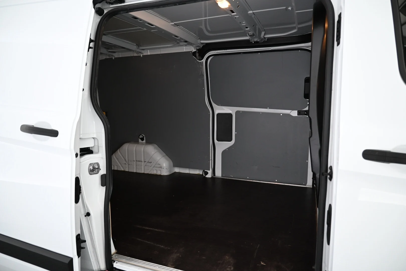 Car Image - 2NfKCSR5GGfDW5wBDlSYTE