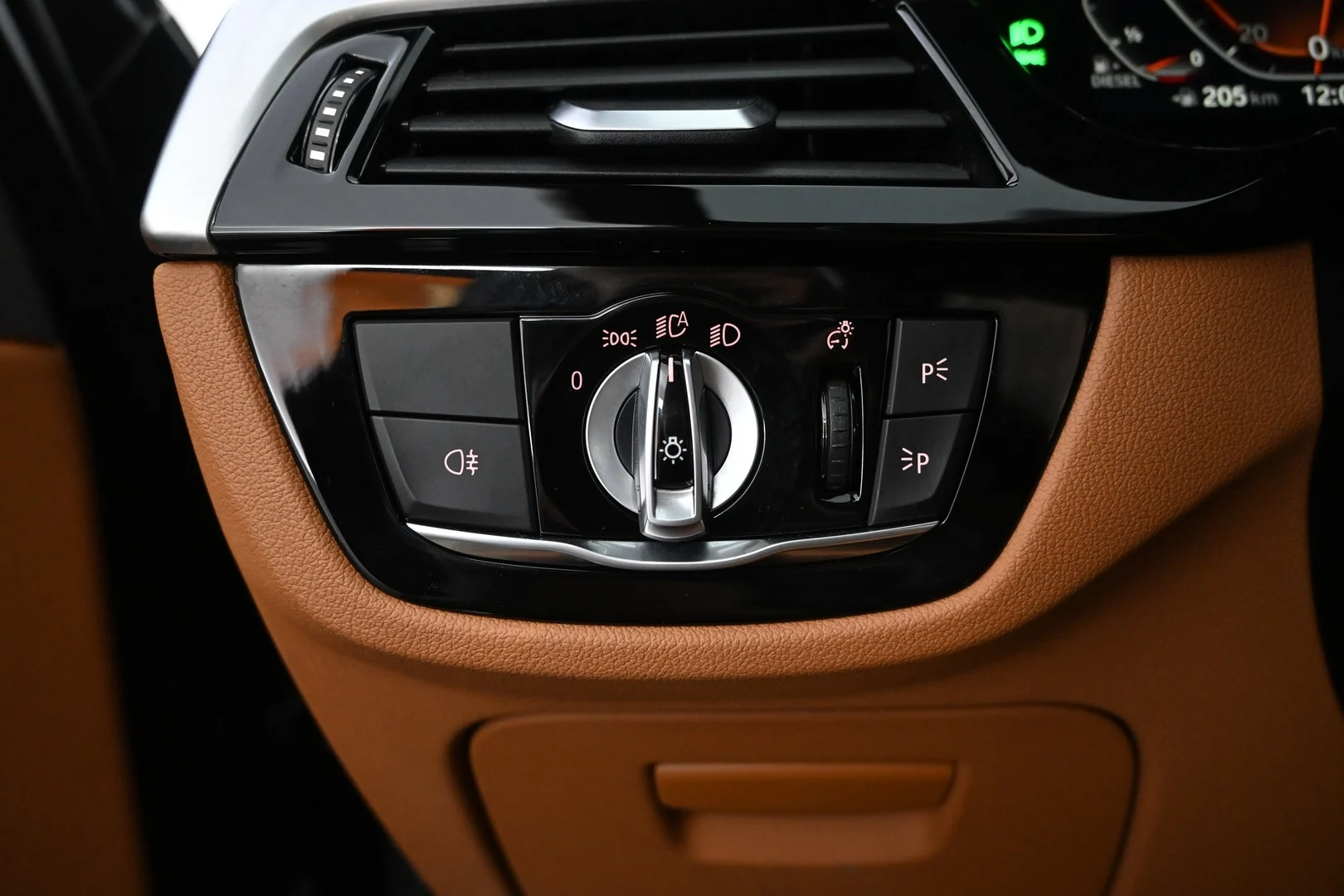 Car Image - 4FXZ93JsNoqcDRYtu2McAC