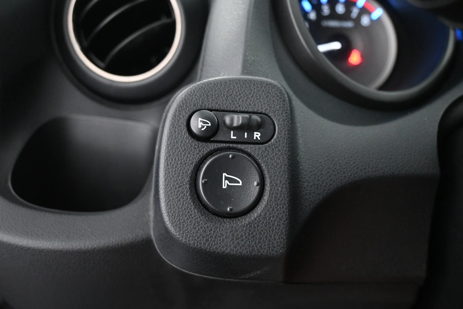 Car Image - 1wUMFmdurX7P7OXQwrZMug