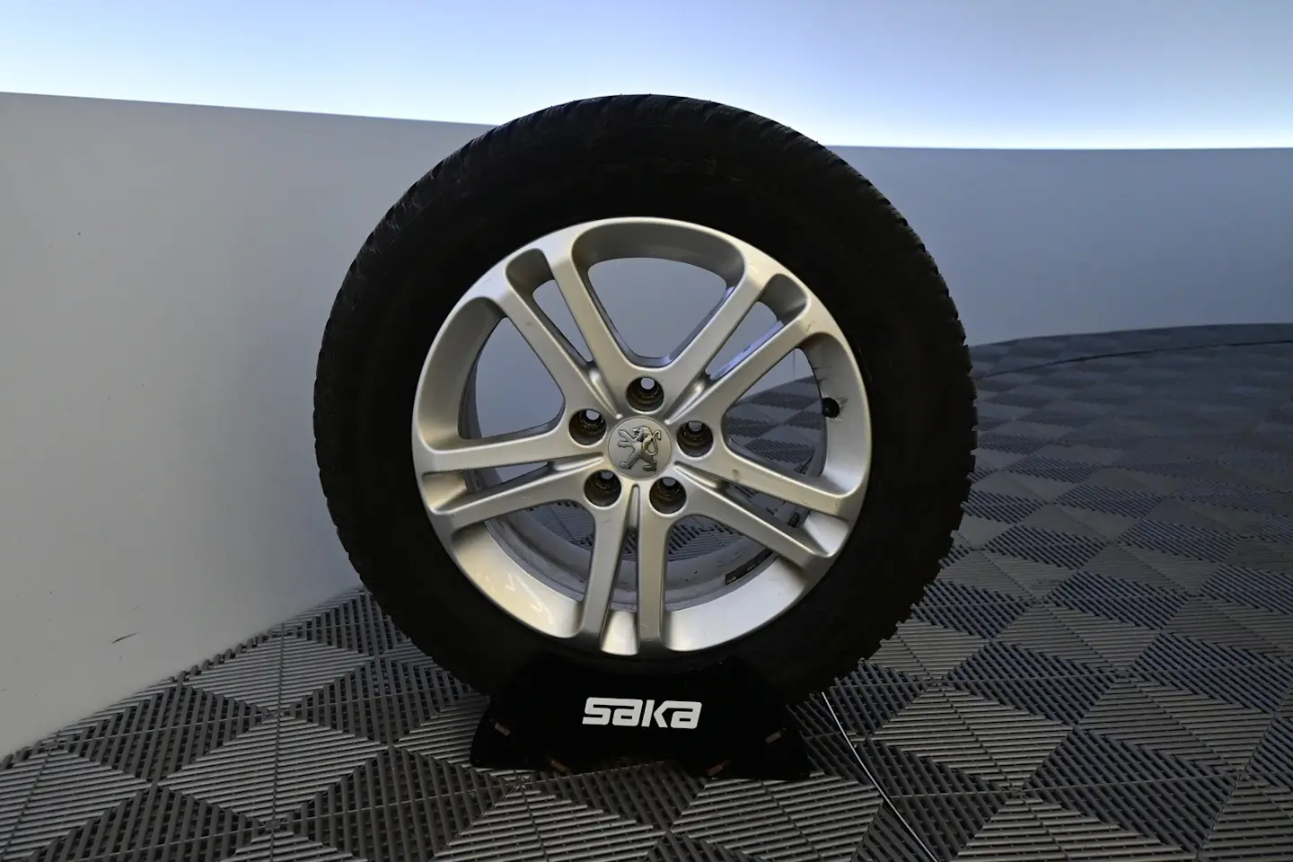 Car Image - 7A7gTcuRSEF5xMiqjy114J