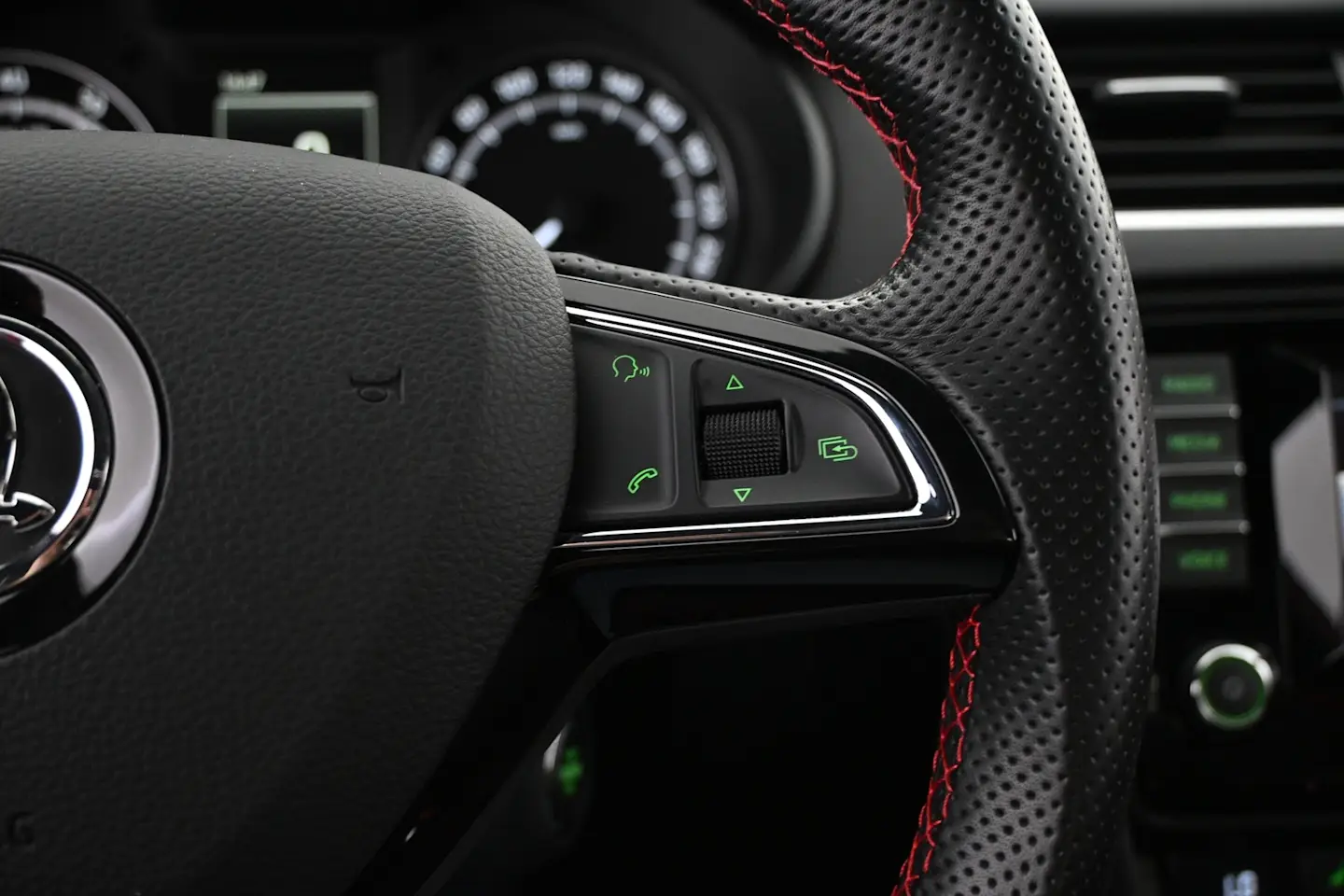 Car Image - 781GFN3ZSYPGylXIAJVXz8