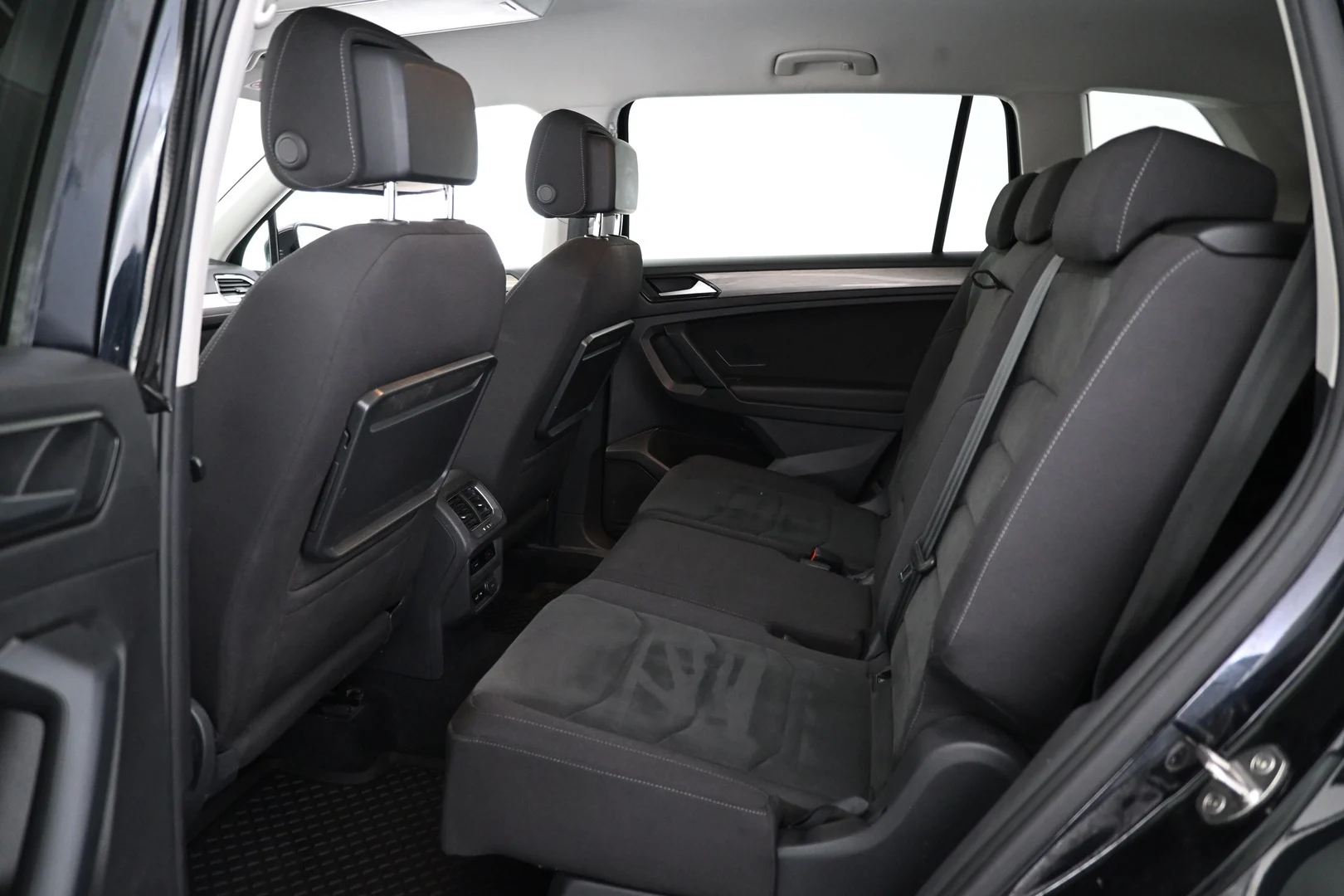 Car Image - wnRnwmLRUi474UGRr151J