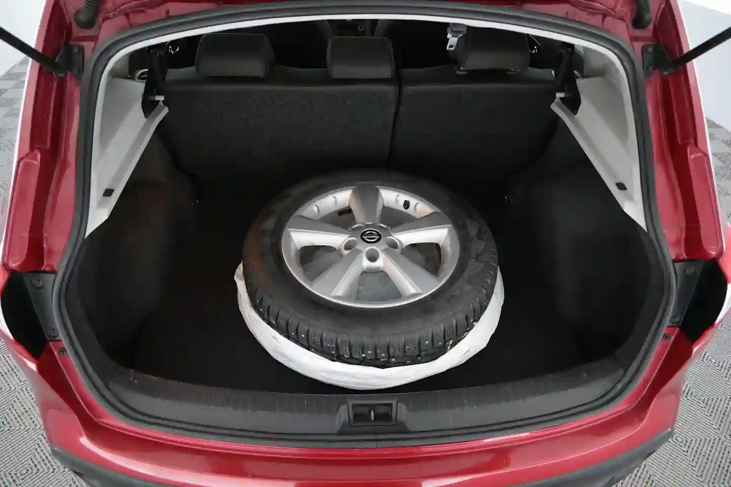 Car Image - 63SjYsyzon0sadtCWDQDKJ