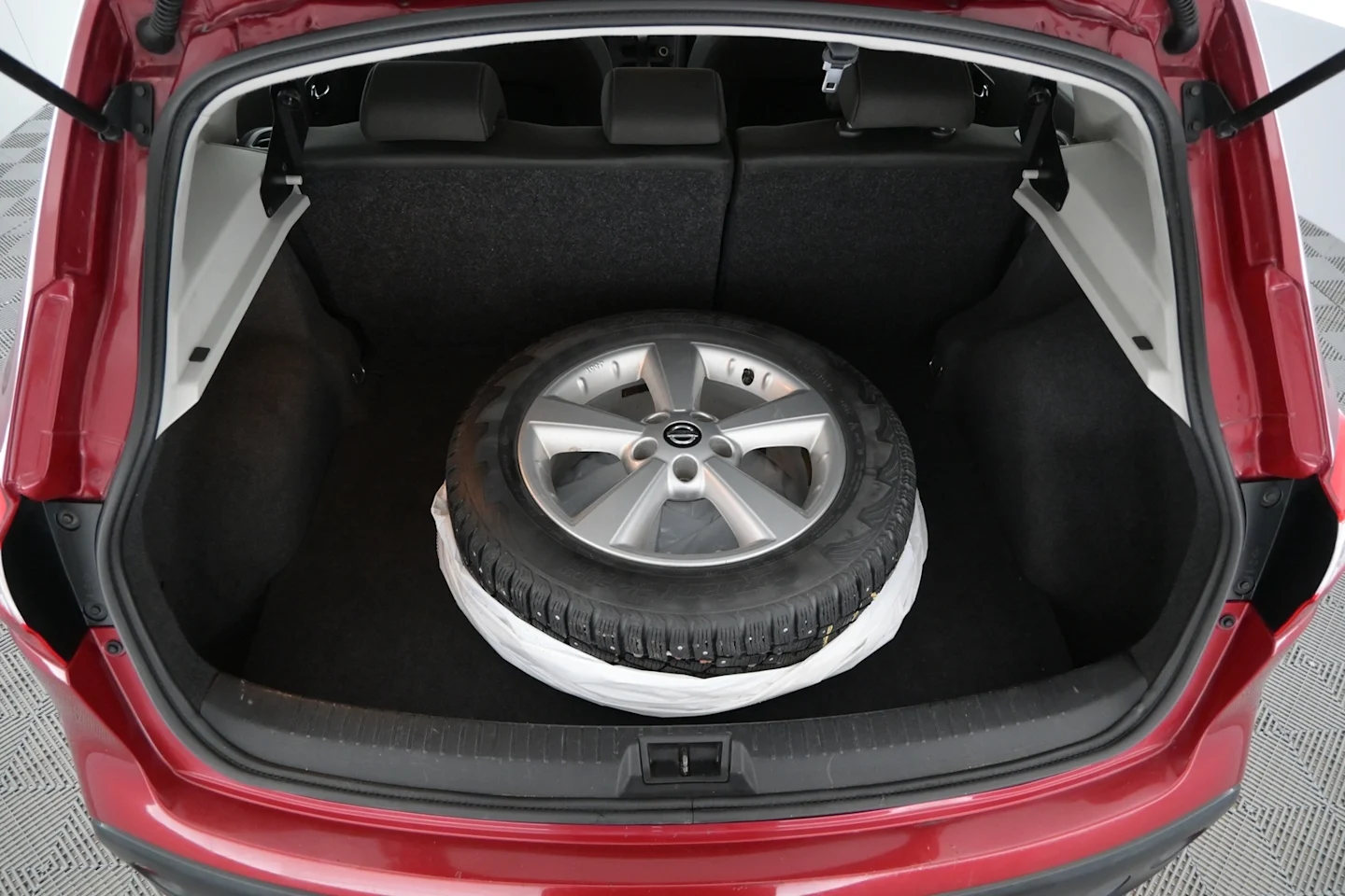 Car Image - 63SjYsyzon0sadtCWDQDKJ