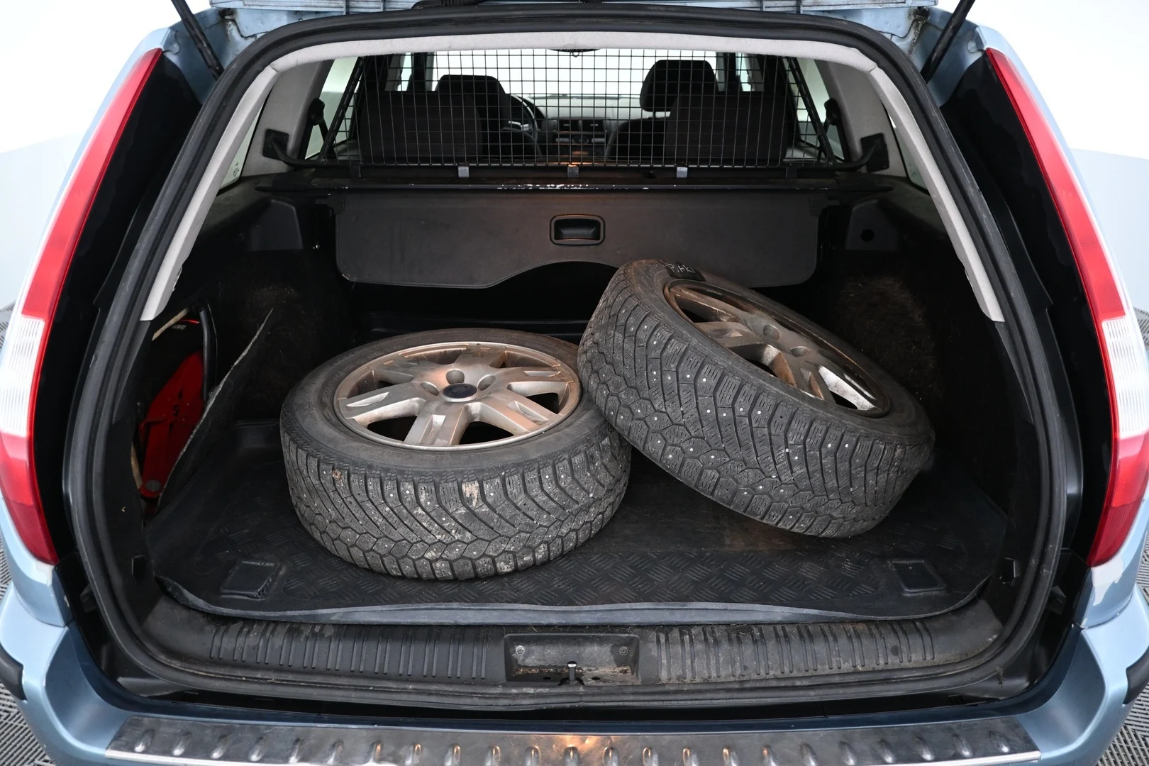 Car Image - 5gAyt9jIobS4YnGhNDXrJE