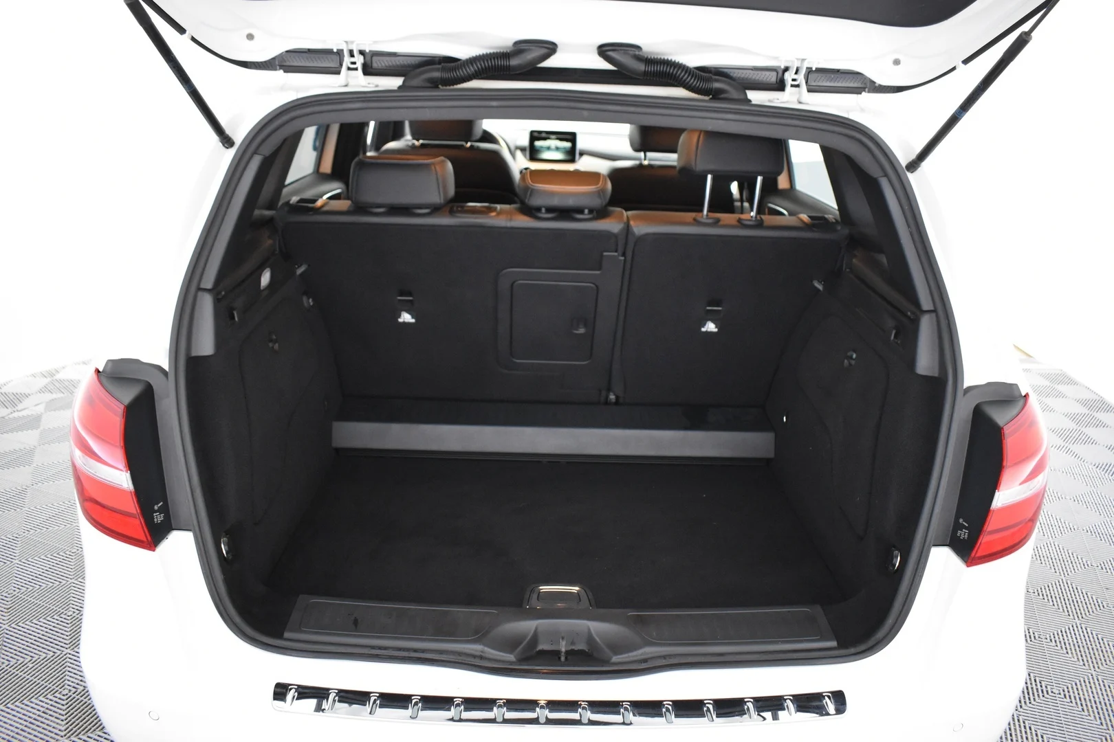 Car Image - BgVg1fZZVvSZD8fuavy1p