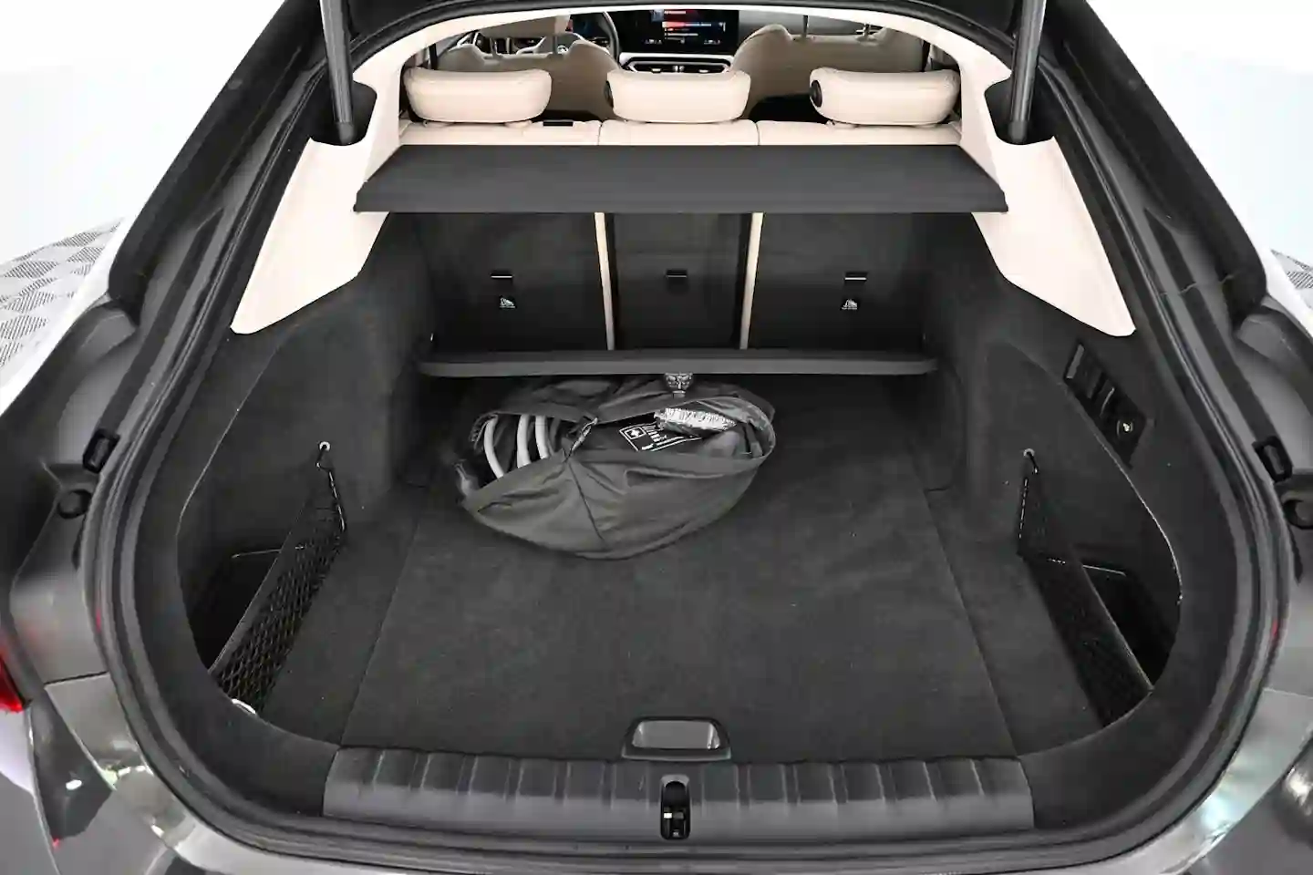 Car Image - 6ogC5hVQumoMwiS9TngnxF
