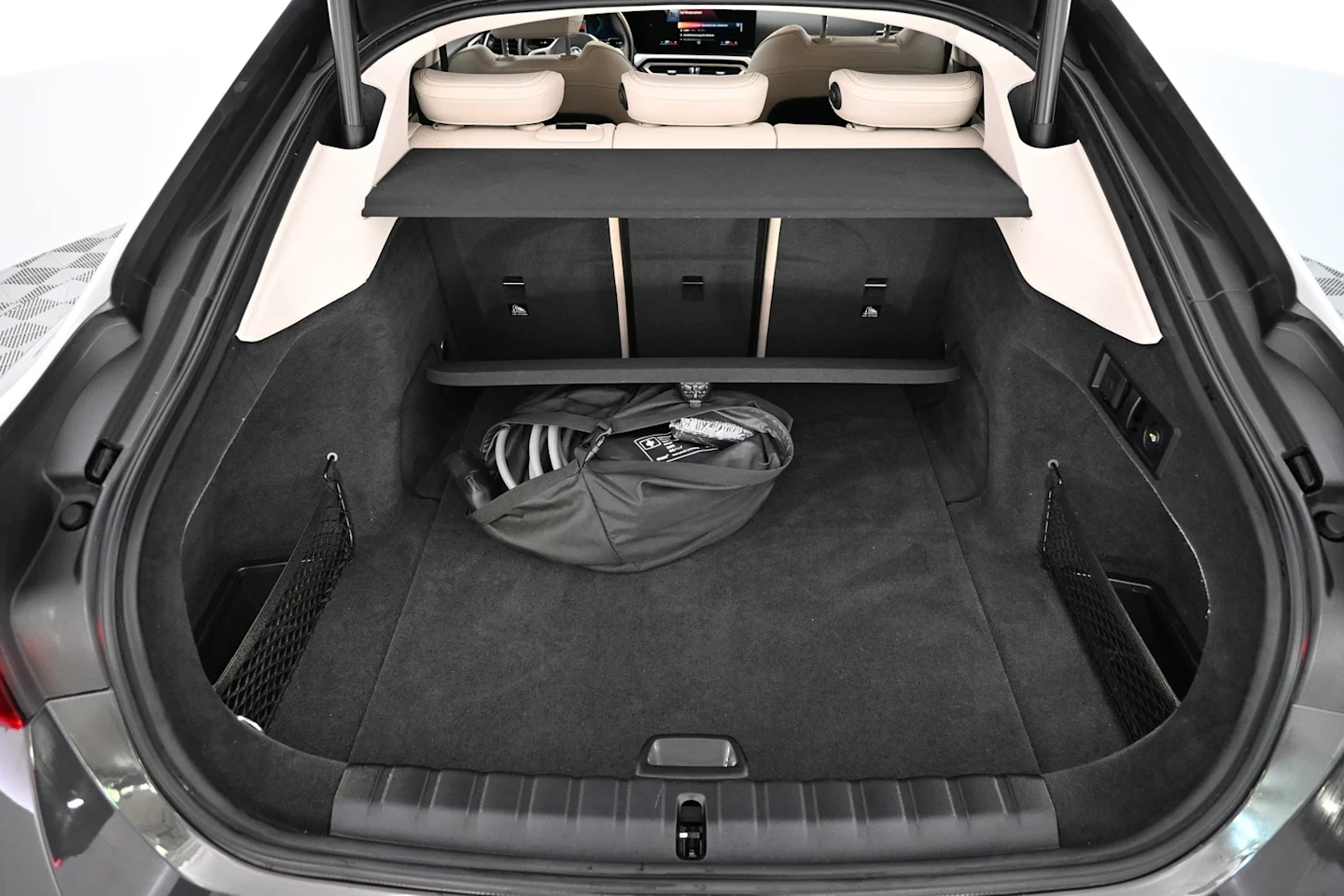 Car Image - 6ogC5hVQumoMwiS9TngnxF