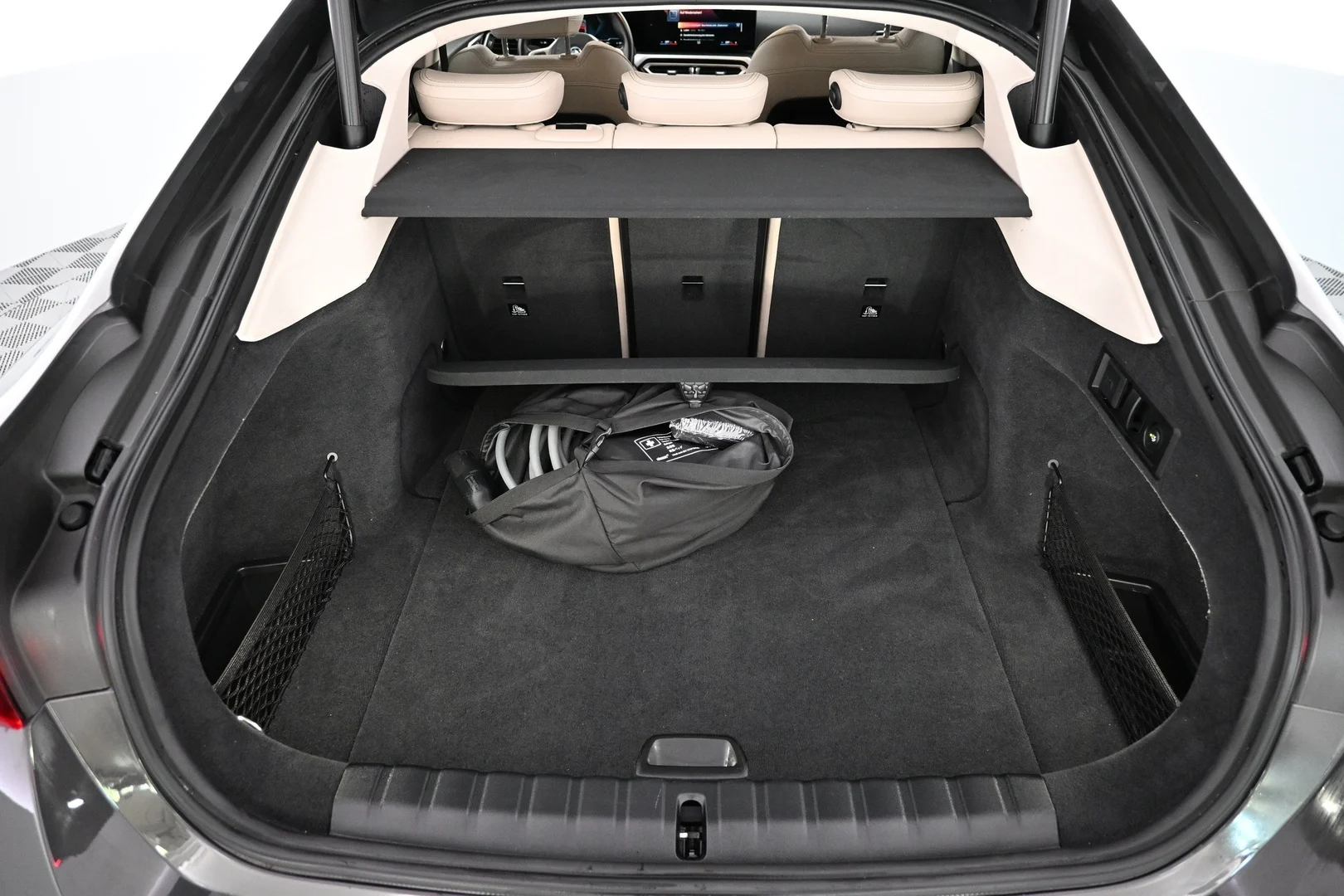 Car Image - 6ogC5hVQumoMwiS9TngnxF