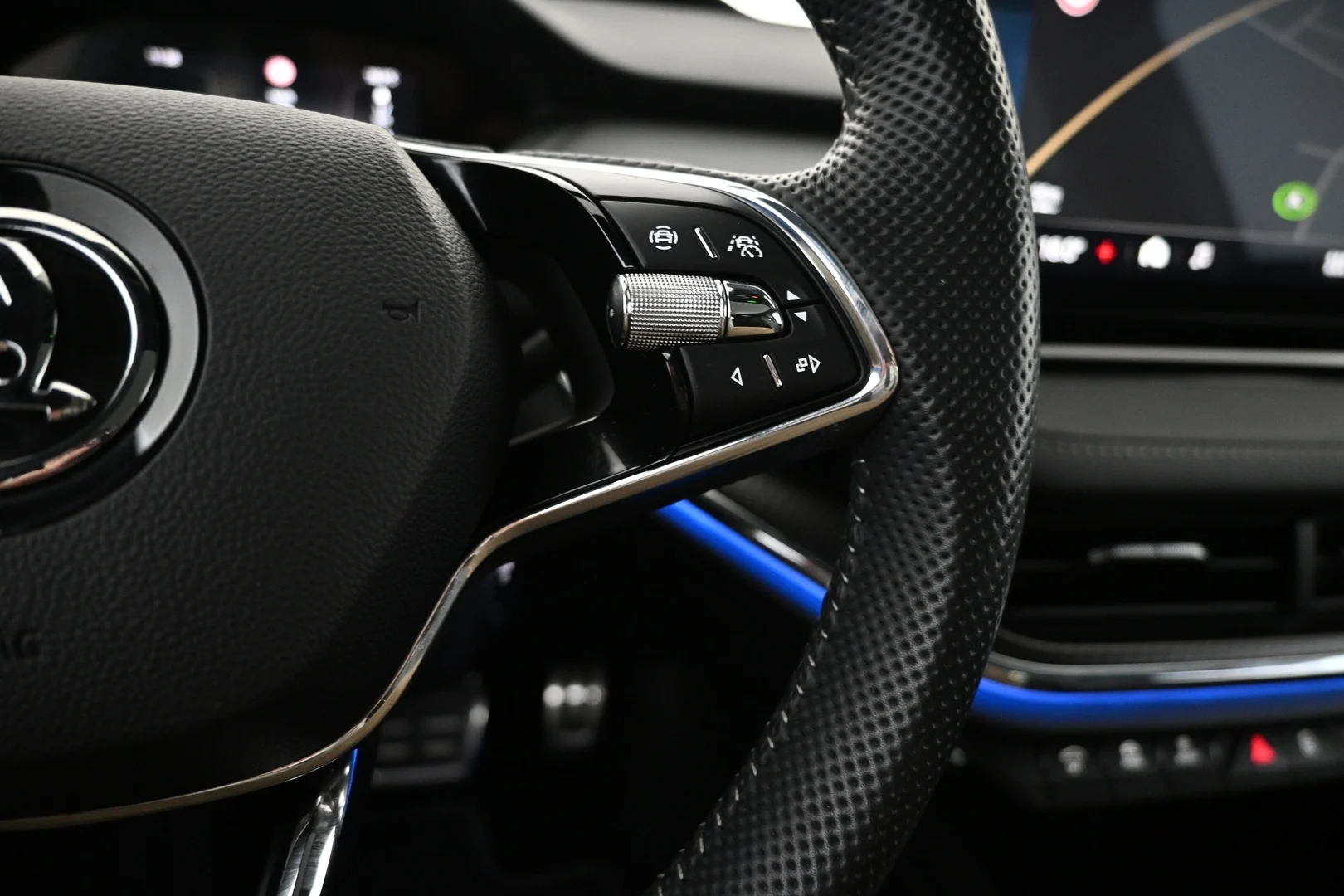 Car Image - 3Rbe9PljX8UAyfrp2WNp7o