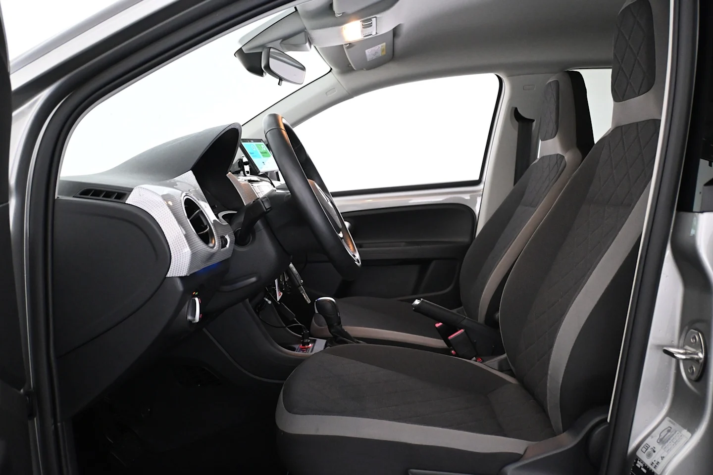 Car Image - OfzgmvkRvnDHUuvQbEclp