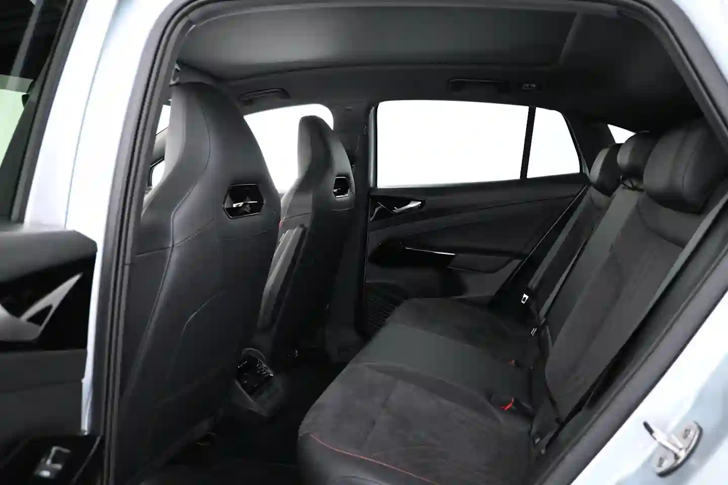 Car Image - 72LUiH8MKy1o8jcvLHKxrc