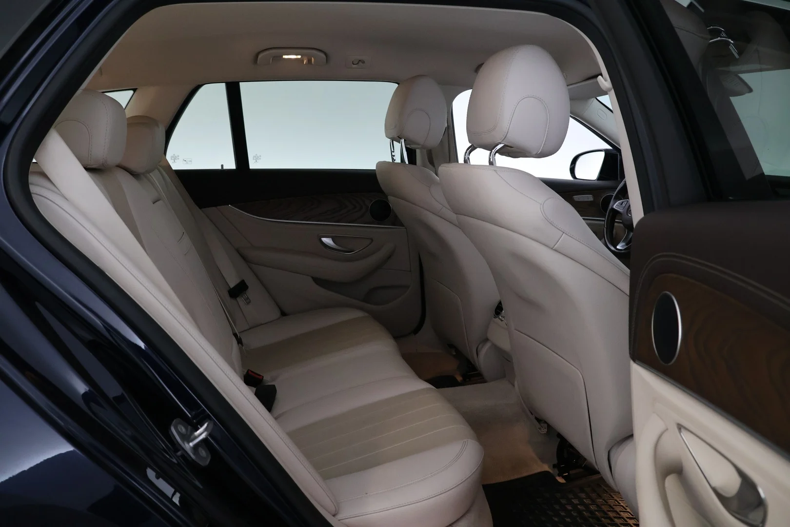 Car Image - 2EZLbPAR46SXHDPjumRqME
