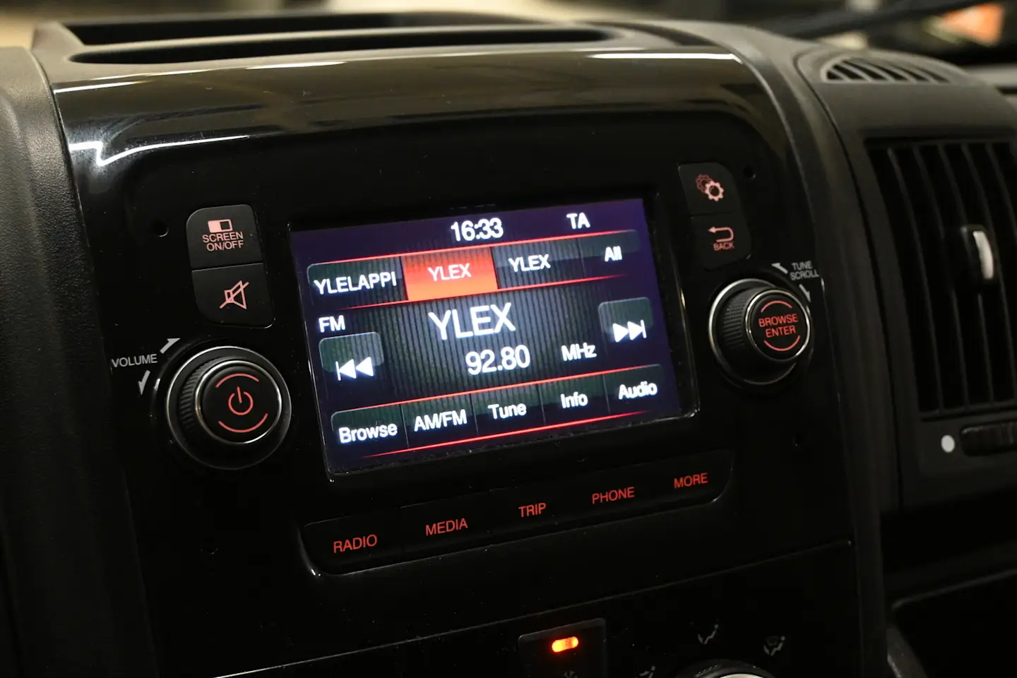 Car Image - 6Dn73sRGvTxfNKcRKL3wSb