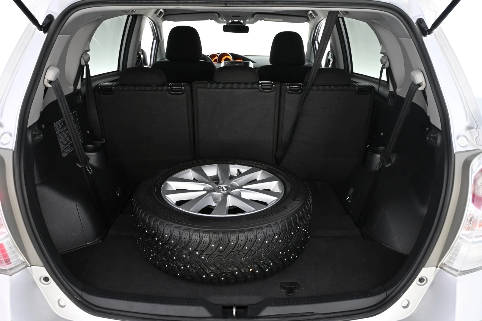 Car Image - 6LhlB0WEuRpOdPGZsGxHa0