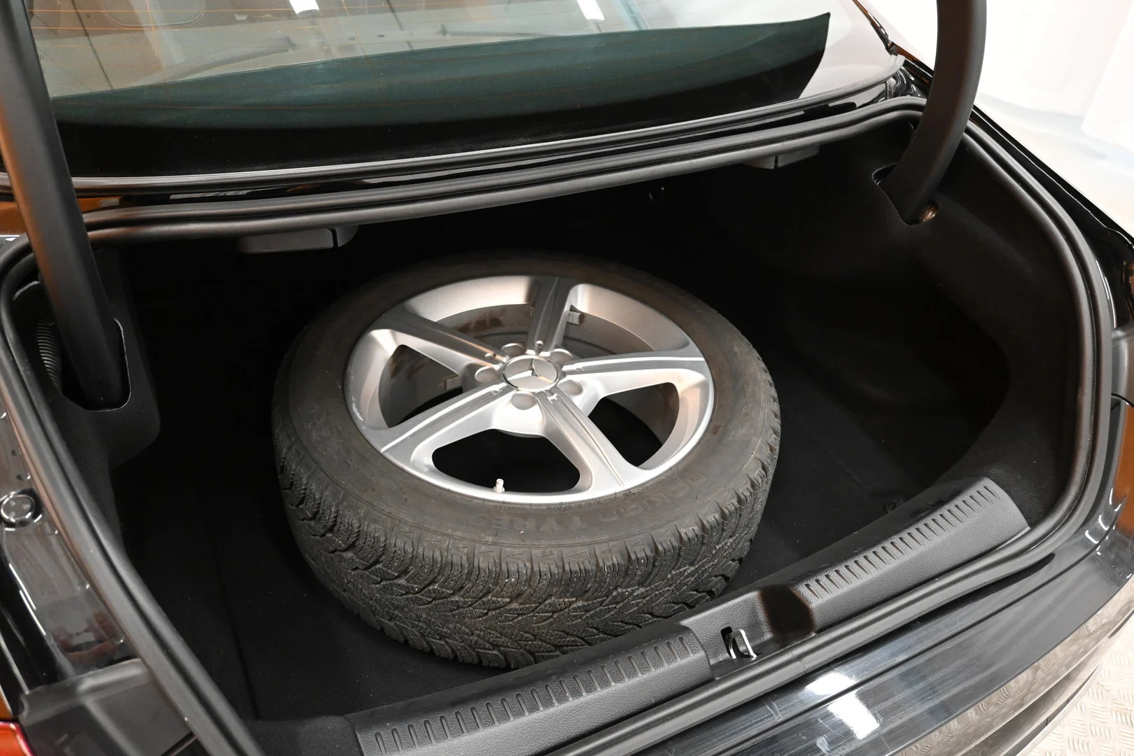 Car Image - 5eOAiL0tuUHtBoAQO8GRyp