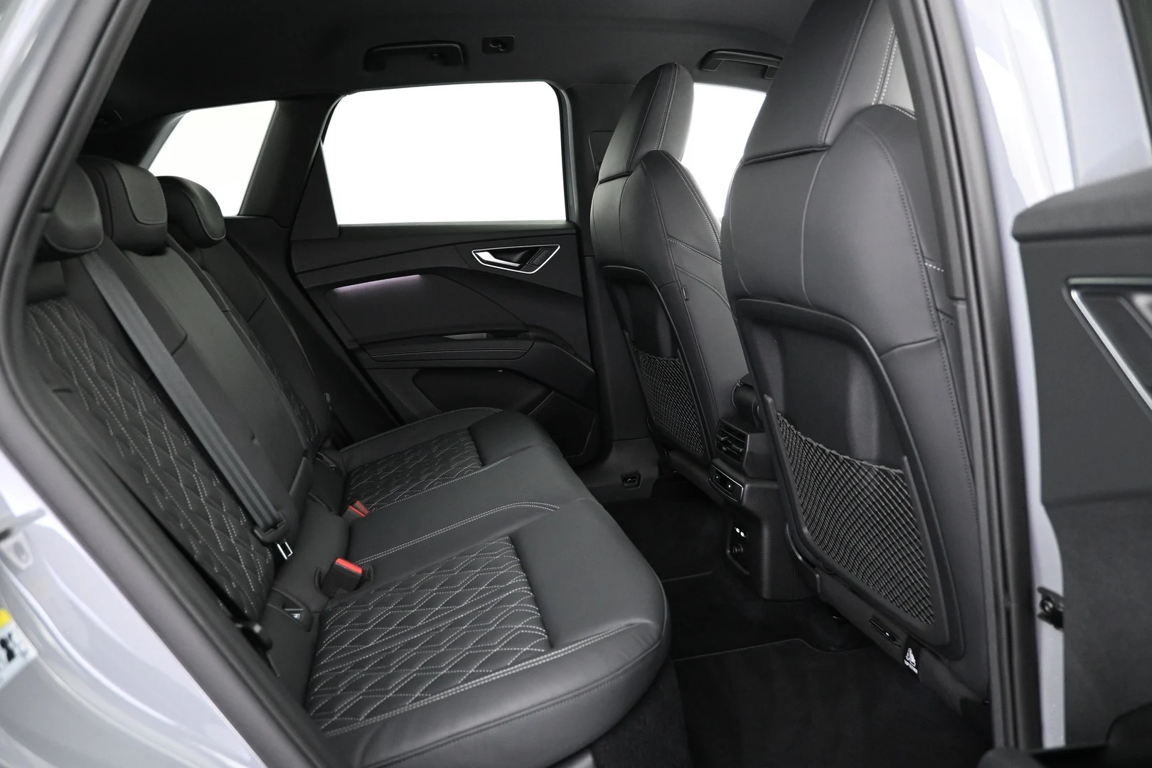 Car Image - 4B8iL6MJ0Dr6juG9ZLqmV7