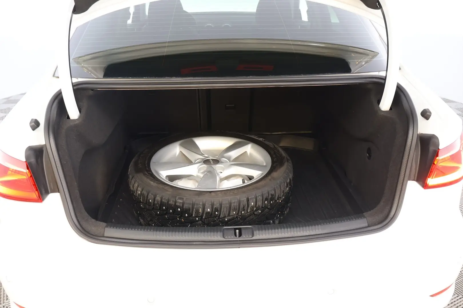 Car Image - 1fhFwx2Vhoetk2zZiDobv3