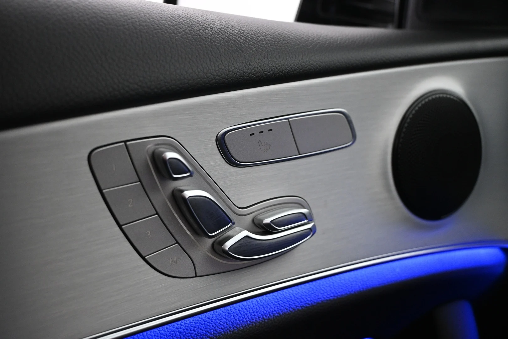 Car Image - 3ShBbBQpWLc8s6zYwTb1UV